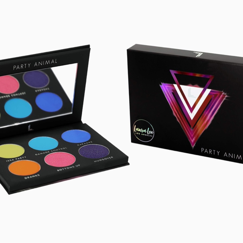 Vibrant Blue and Pink Eyeshadow Palette for Bold Looks